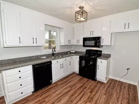 404 Laurel Dr, Smithfield, NC 27577 photo 8