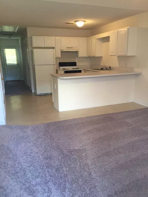 426 E Rose St, Smithfield, NC 27577 photo 2
