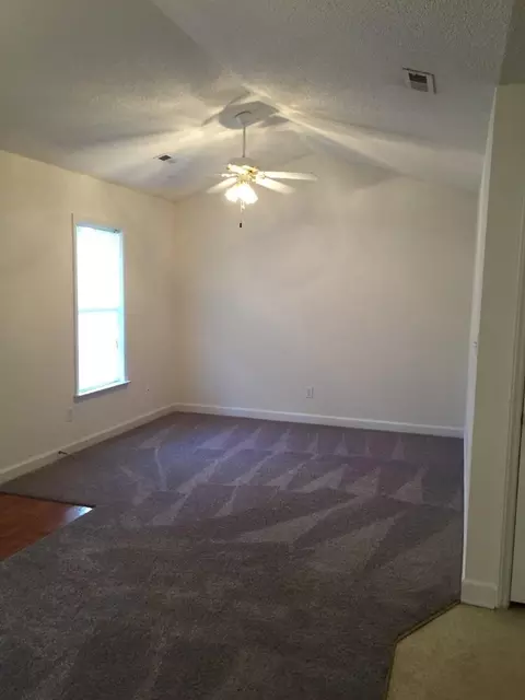 426 E Rose St, Smithfield, NC 27577 photo 3