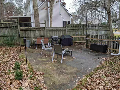 805 Sanderson Dr, Durham, NC 27704 photo 16