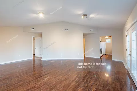 4008 Laurel Dr, Durham, NC 27703 photo 9