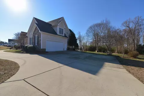 65 Powell Dr, Smithfield, NC 27577 photo 4