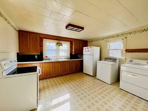 133 3rd St, Haw River, NC 27258 photo 2