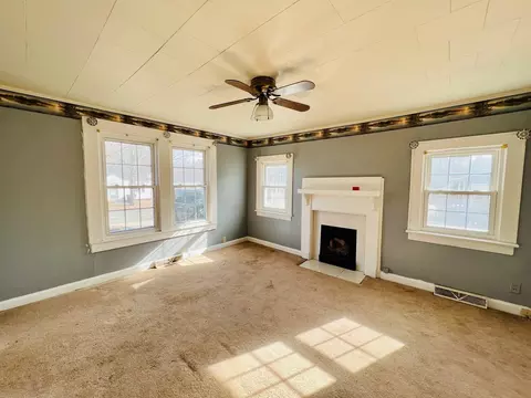 133 3rd St, Haw River, NC 27258 photo 4