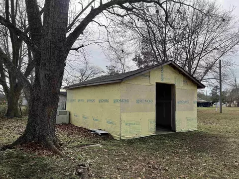 142 E Main St, Coats, NC 27521 photo 9