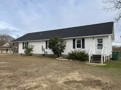 142 E Main St, Coats, NC 27521 photo 3