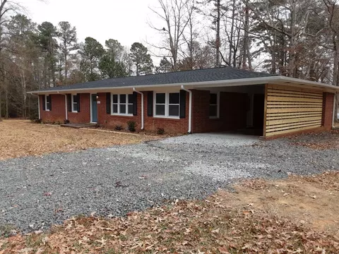 4902 Kinlock Dr, Durham, NC 27712 photo 1