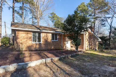 204 Laurel Cir, Smithfield, NC 27577 photo 1