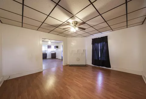 813 Pleasant Dr, Durham, NC 27703 photo 3