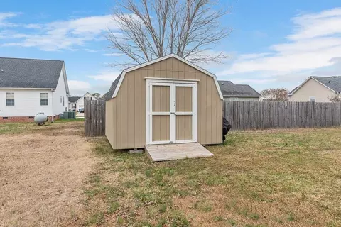 719 Maple Ave, Dunn, NC 28334 photo 27