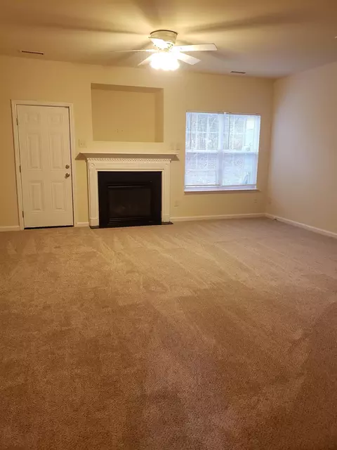 516 Summer Storm Dr, Durham, NC 27704 photo 4