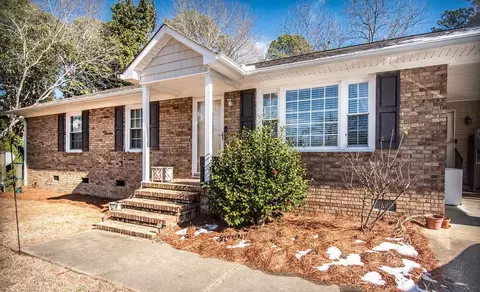 305 Briarcliff Dr, Dunn, NC 28334 photo 2