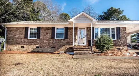 305 Briarcliff Dr, Dunn, NC 28334 photo 1