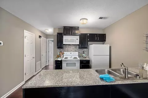 10 Riverwalk Ter, Durham, NC 27704 photo 7