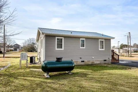 105 E Goldsboro St, Micro, NC 27555 photo 14