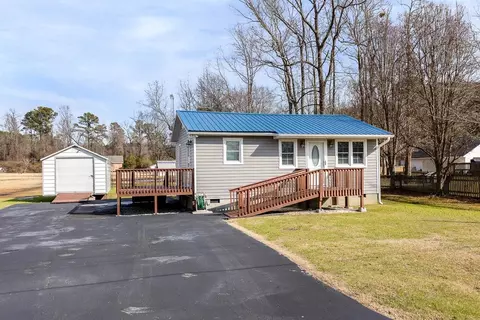 105 E Goldsboro St, Micro, NC 27555 photo 3