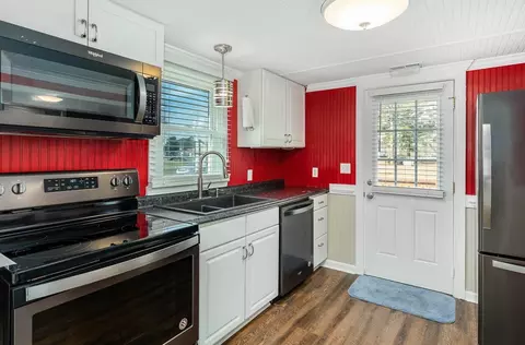 105 E Goldsboro St, Micro, NC 27555 photo 5