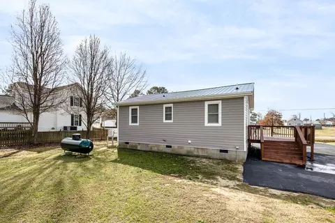 105 E Goldsboro St, Micro, NC 27555 photo 12