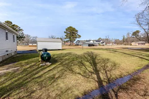 105 E Goldsboro St, Micro, NC 27555 photo 15