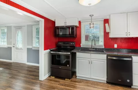 105 E Goldsboro St, Micro, NC 27555 photo 4