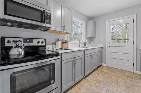 913 Devonport Dr, Raleigh, NC 27610 photo 12