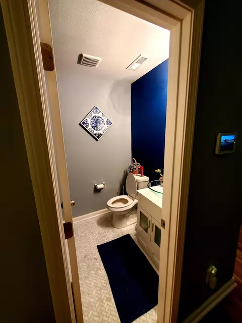 1009 Statler Dr, Durham, NC 27703 photo 7