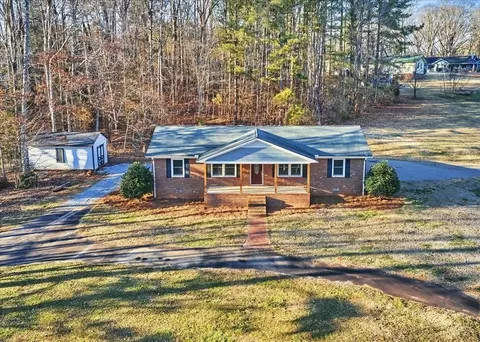 200 W Magnolia Dr, Robbins, NC 27325 photo 1