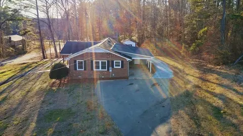 200 W Magnolia Dr, Robbins, NC 27325 photo 2