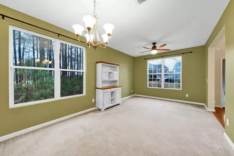 8 Crestmont Ct, Durham, NC 27703 photo 5