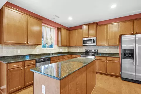 8 Crestmont Ct, Durham, NC 27703 photo 9