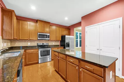 8 Crestmont Ct, Durham, NC 27703 photo 10