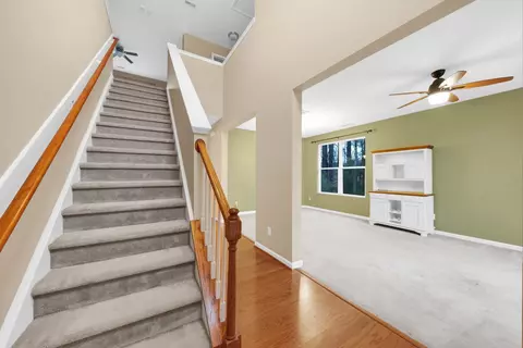 8 Crestmont Ct, Durham, NC 27703 photo 3