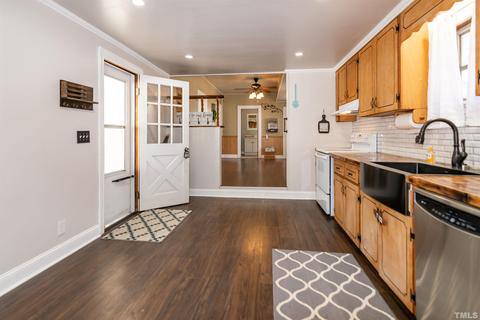 402 S 13th St, Erwin, NC 28339 photo 4