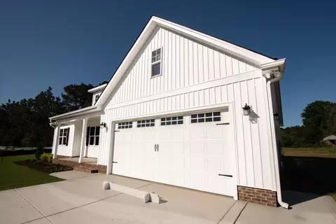 114 Hawks Croft Ct, Erwin, NC 28339 photo 2