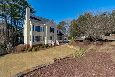 513 Windcrest Dr, Apex, NC 27502 photo 2