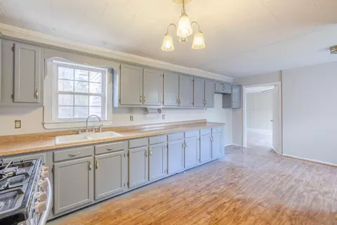 2001 Brooks Rd, Durham, NC 27703 photo 6