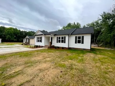 676 Bear Rd, Benson, NC 27504 photo 2