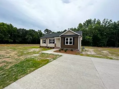 690 Bear Rd, Benson, NC 27504 photo 3