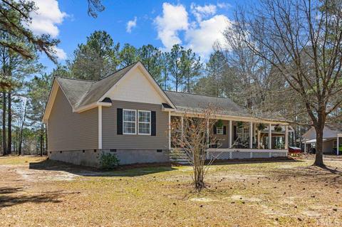 149 Huckleberry Ln, Erwin, NC 28339 photo 5