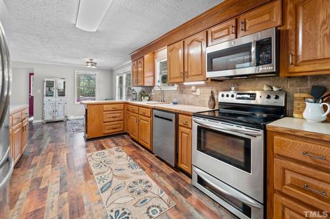 149 Huckleberry Ln, Erwin, NC 28339 photo 9