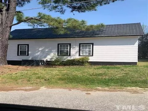411 W K St, Erwin, NC 28339 photo 2