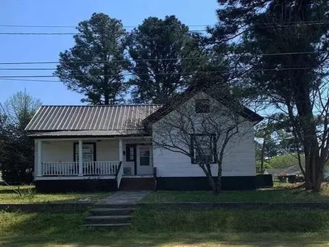 411 W K St, Erwin, NC 28339 photo 1