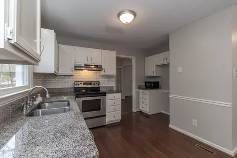 515 E Hammond St, Durham, NC 27704 photo 8
