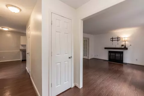 515 E Hammond St, Durham, NC 27704 photo 4