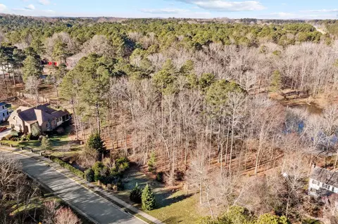 102 Cross Creek Dr, Chapel Hill, NC 27514