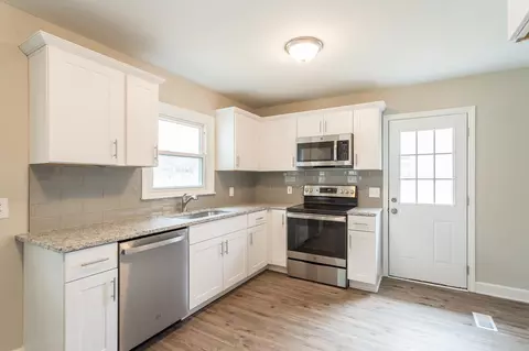 622 S Hoover Rd, Durham, NC 27703 photo 2