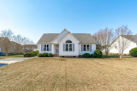 709 Maple Ave, Dunn, NC 28334 photo 1