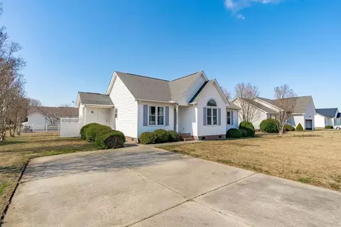 709 Maple Ave, Dunn, NC 28334 photo 3