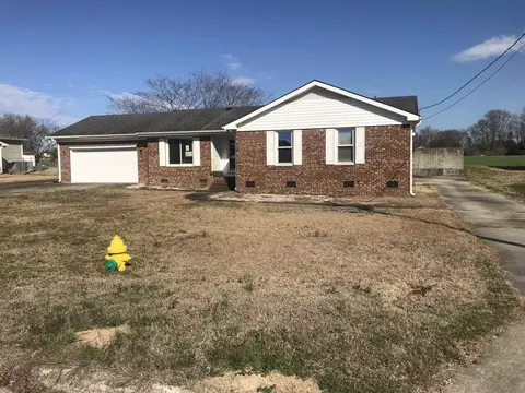109 Bruce Dr, Dunn, NC 28334 photo 2