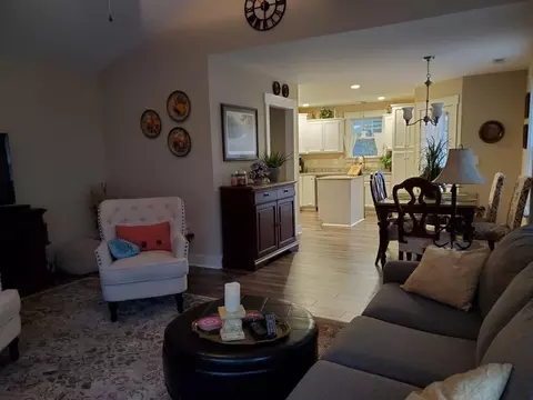 205 E Holmes St, Benson, NC 27504 photo 3